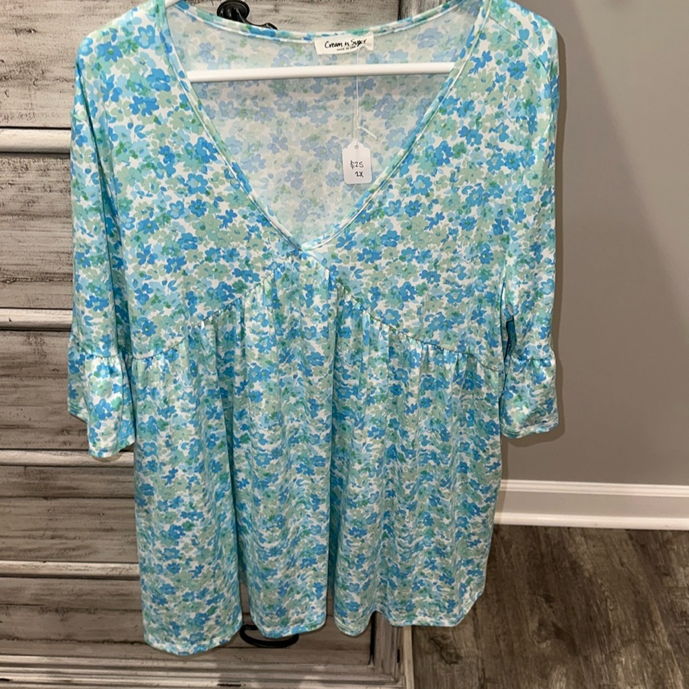Elegant Floral V-Neck Blouse in Blue and White